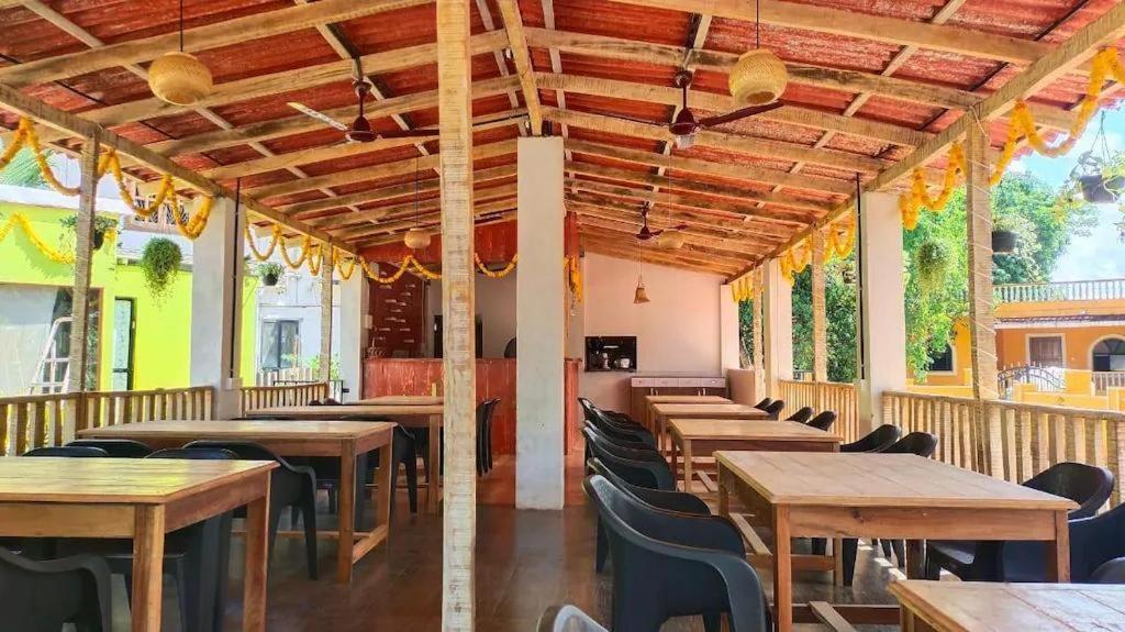 Selesta Sea By The Beach Morjim Exterior photo