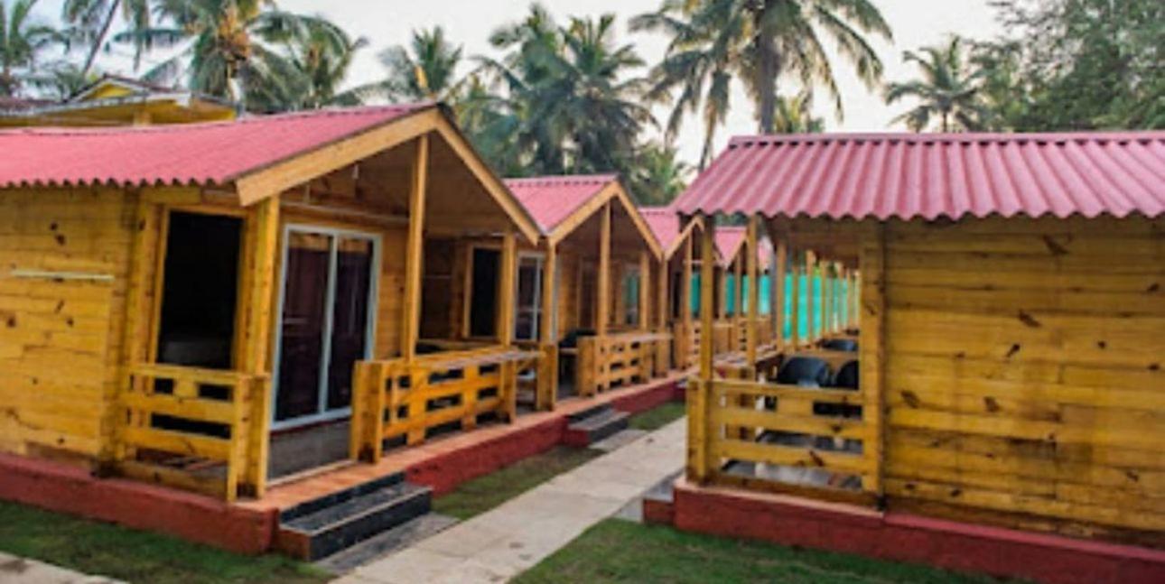 Selesta Sea By The Beach Morjim Exterior photo