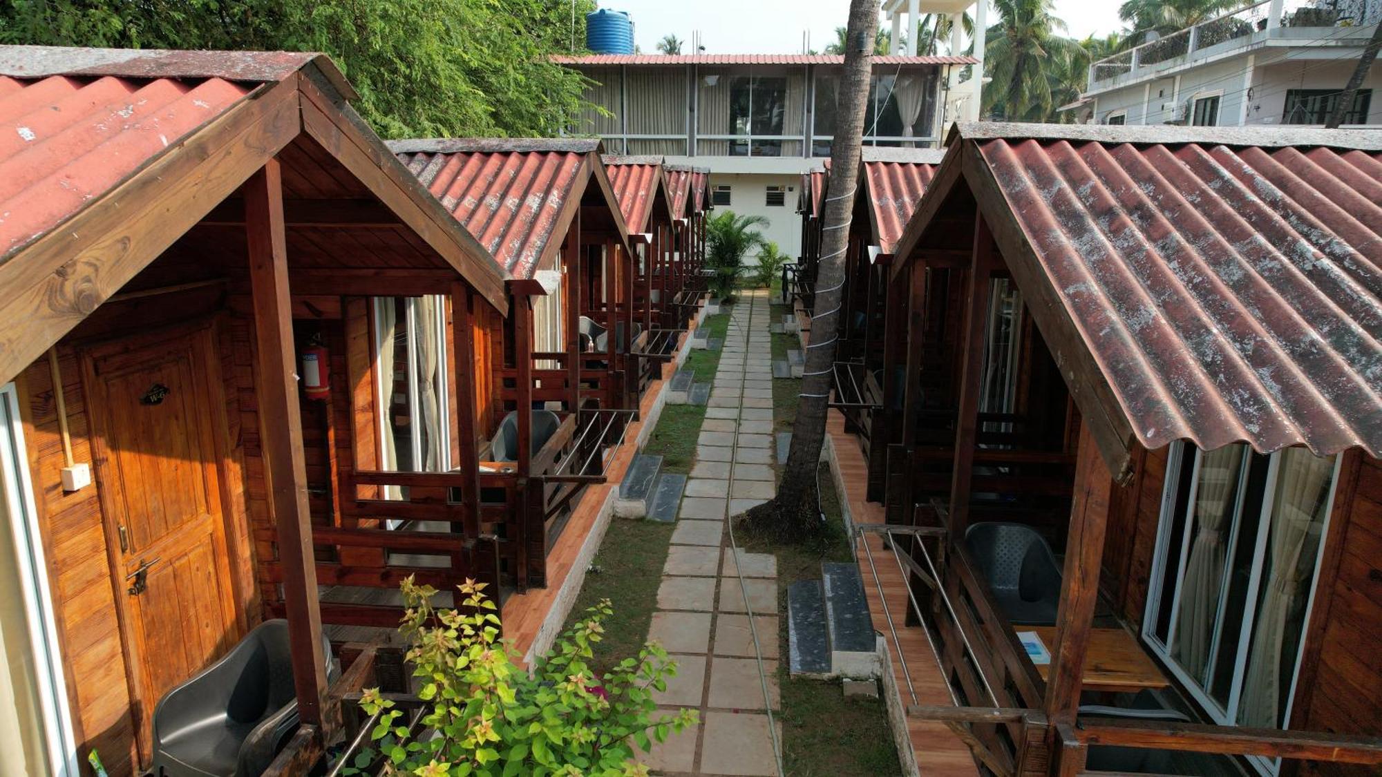 Selesta Sea By The Beach Morjim Exterior photo