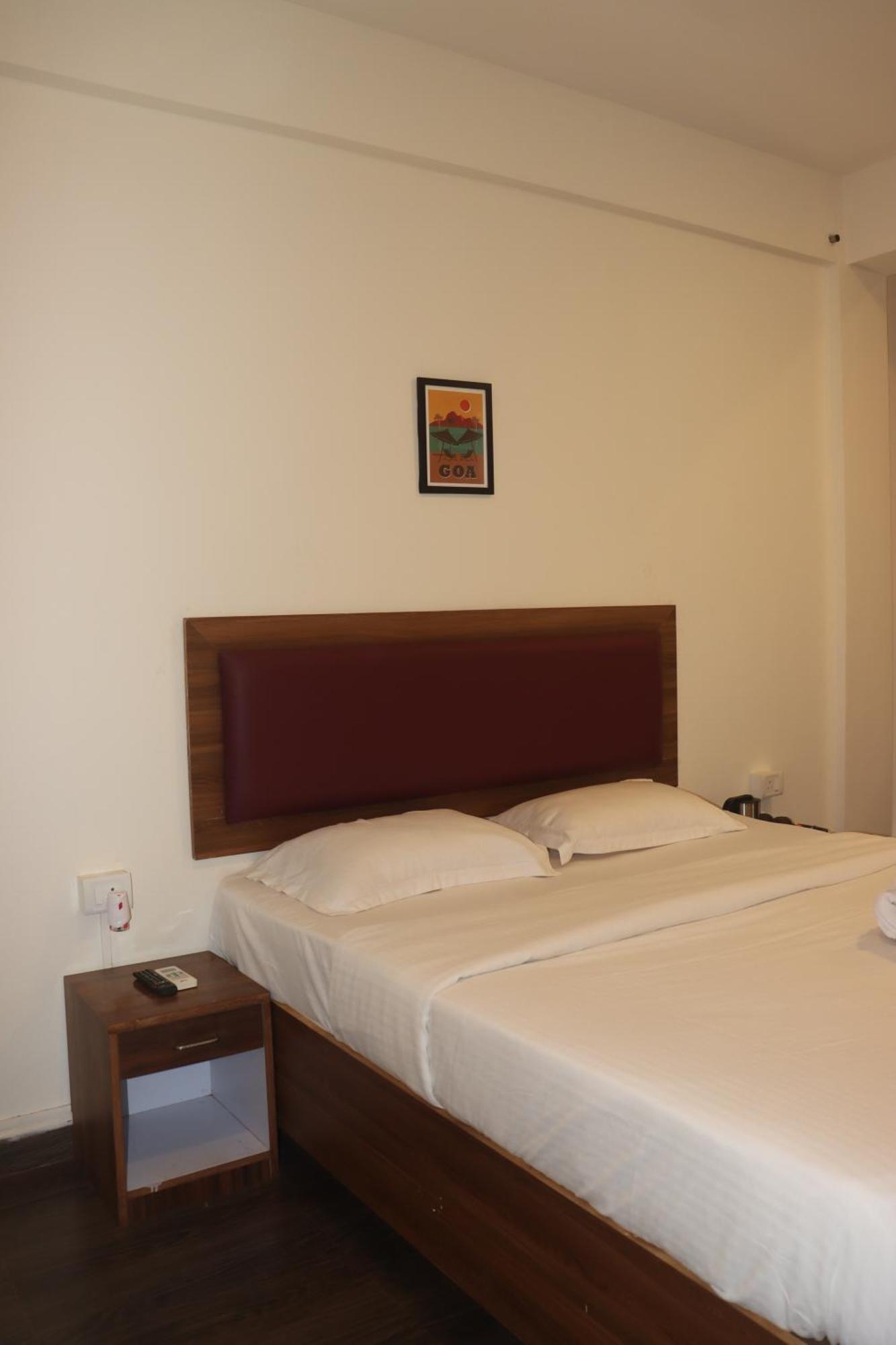 Selesta Sea By The Beach Morjim Exterior photo