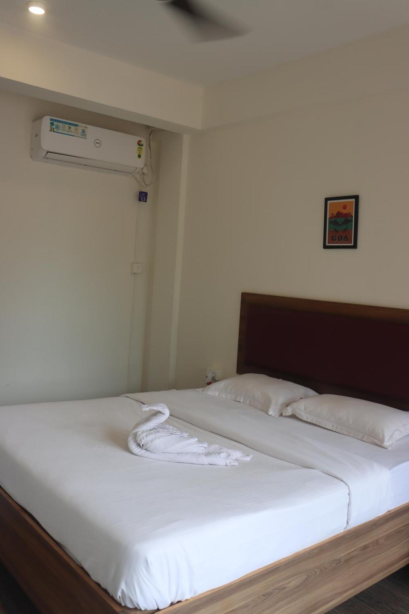 Selesta Sea By The Beach Morjim Exterior photo